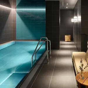 Hotel Adina